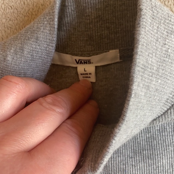 Vans top - Picture 3 of 8